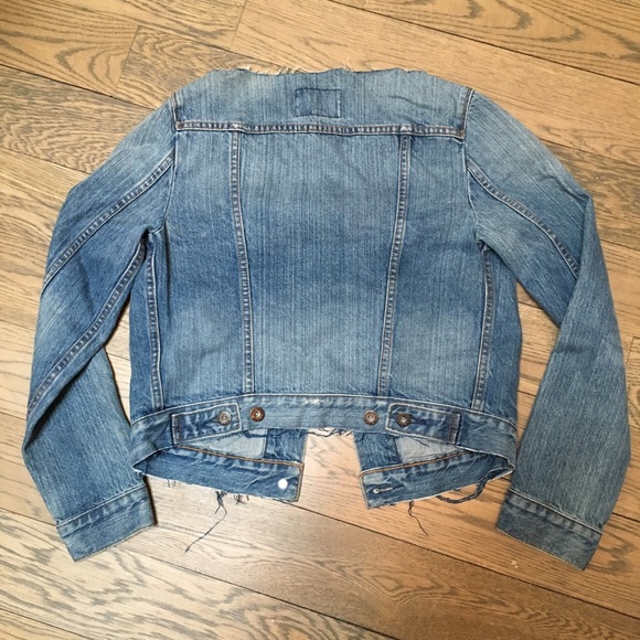 Levi’s distressed denim jacket - Picture 3 of 4